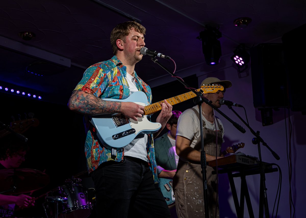Menter Iaith Abertawe (@menterabertawe) on Twitter photo <a href="/grifflynch/">Griff Lynch</a> <a href="/CiGofod/">Ci Gofod</a> <a href="/TaranBandCymru/">Taran.Band</a> <a href="/TyTawe/">Tŷ Tawe</a> <a href="/georgiaruth/">Georgia Ruth</a> <a href="/TaliesinSwansea/">Taliesin Arts Centre</a> <a href="/SwanseaMusicHub/">Swansea Music Hub</a> Three great sets @tytawe on Friday! Thanks to all who braved the weather 🌧️☔
A reminder that our last gig of 2024 is this Monday with <a href="/georgiaruth/">Georgia Ruth</a> at the @taliesinswansea!
Tickets 🎟️➡️ buff.ly/4hSWR10
📸 Stay Focused Photography
@swanseamusichub #yagym <a href="/grifflynch/">Griff Lynch</a> <a href="/CiGofod/">Ci Gofod</a> <a href="/TaranBandCymru/">Taran.Band</a> <a href="/TyTawe/">Tŷ Tawe</a> <a href="/georgiaruth/">Georgia Ruth</a> <a href="/TaliesinSwansea/">Taliesin Arts Centre</a> <a href="/SwanseaMusicHub/">Swansea Music Hub</a> Three great sets @tytawe on Friday! Thanks to all who braved the weather 🌧️☔
A reminder that our last gig of 2024 is this Monday with <a href="/georgiaruth/">Georgia Ruth</a> at the @taliesinswansea!
Tickets 🎟️➡️ buff.ly/4hSWR10
📸 Stay Focused Photography
@swanseamusichub #yagym