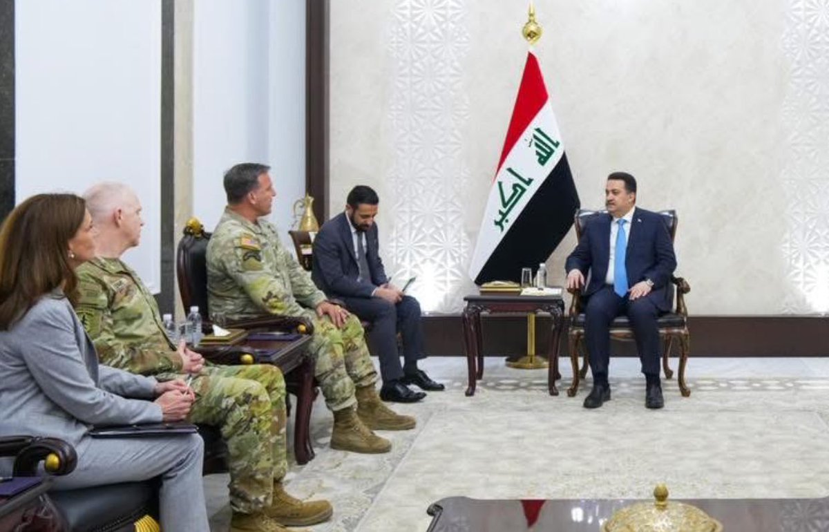 مايكل كوريلا قائد القيادة المركزية الامريكية "سنتكوم" وجه انذارا اخيرا لرئيس الحكومة العراقية محمد السوداني بحل الفصائل المسلحة .

اسابيع او ايام قليلة سيكون النظام السياسي مجبر على الاختيار اما ان يقوم بحل الفصائل وإنهاء النفوذ الايراني او سيكون هناك استبدال للنظام السياسي .