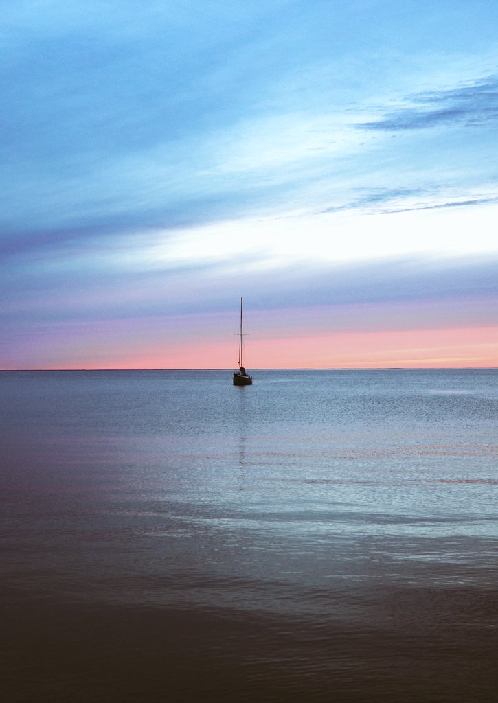 mchone_eric's tweet photo. Sail boat at sunset Sister Bay Door County Wisconsin. https://t.co/BYqivGojuk