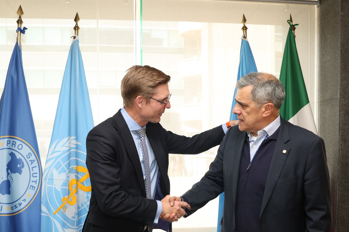 OPSOMSMexico's tweet image. 🤝Para fortalecer la cooperación técnica en temas de salud, celebramos una reunión de trabajo con el @bancomundialmx y la #DGRI de la @SSalud_mx.

El objetivo común es impulsar acciones para garantizar la salud y el bienestar de todas las personas.🌎