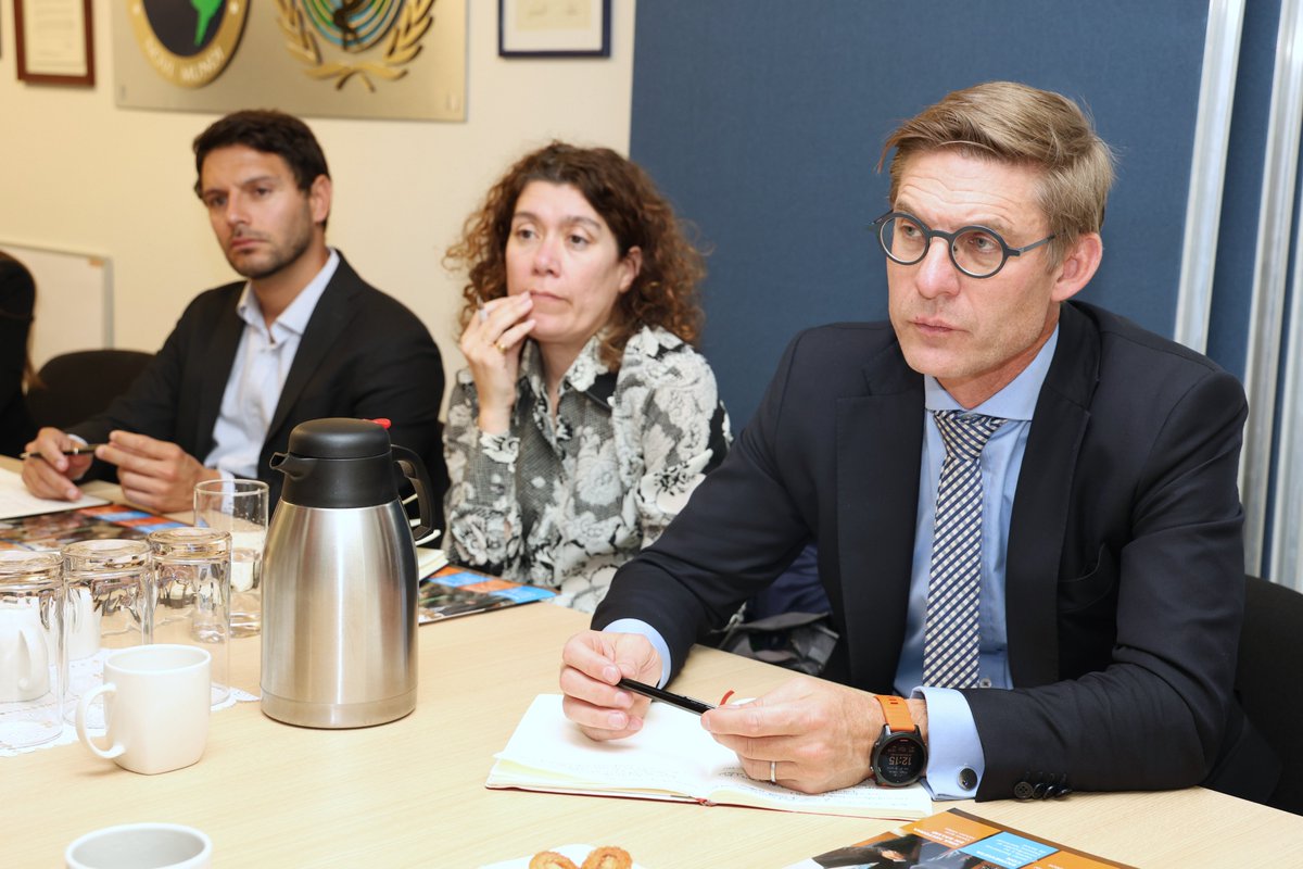 OPSOMSMexico's tweet image. 🤝Para fortalecer la cooperación técnica en temas de salud, celebramos una reunión de trabajo con el @bancomundialmx y la #DGRI de la @SSalud_mx.

El objetivo común es impulsar acciones para garantizar la salud y el bienestar de todas las personas.🌎