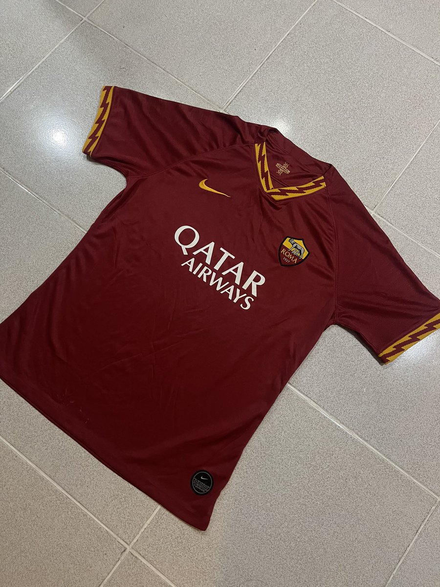 ifskrish's tweet image. FS! As Roma Italy 2019 Football Jersey
—₱449 💵

UNISEX 
NO ISSUE EXCELLENT CONDITION
measurements (inches):
Length: 29
Width: 20

📍 Marikina
🚚 Lalamove

dm me to see the fit.
🏷️ lfb wts roma italy football jersey fs