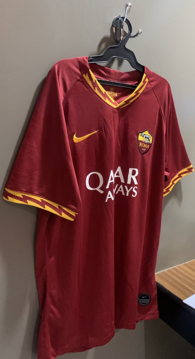 ifskrish's tweet image. FS! As Roma Italy 2019 Football Jersey
—₱449 💵

UNISEX 
NO ISSUE EXCELLENT CONDITION
measurements (inches):
Length: 29
Width: 20

📍 Marikina
🚚 Lalamove

dm me to see the fit.
🏷️ lfb wts roma italy football jersey fs