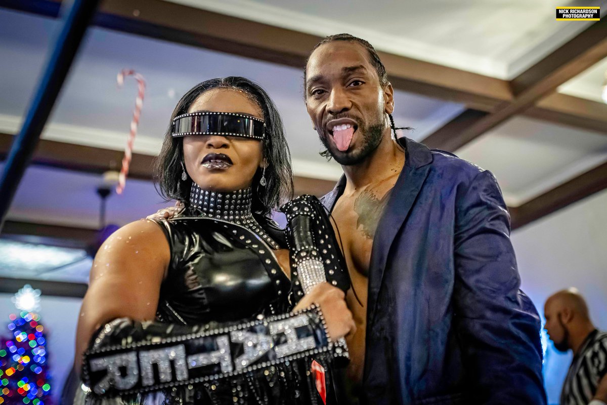 DashingD000's tweet photo. "You haven't lived long enough to have a woman this fine"
Welcome to the #Cli-Max
#Promo #LightsCameraStimulation
#art
#pleasure
#pain
#ProWrestling https://t.co/dvopO5xu9C
