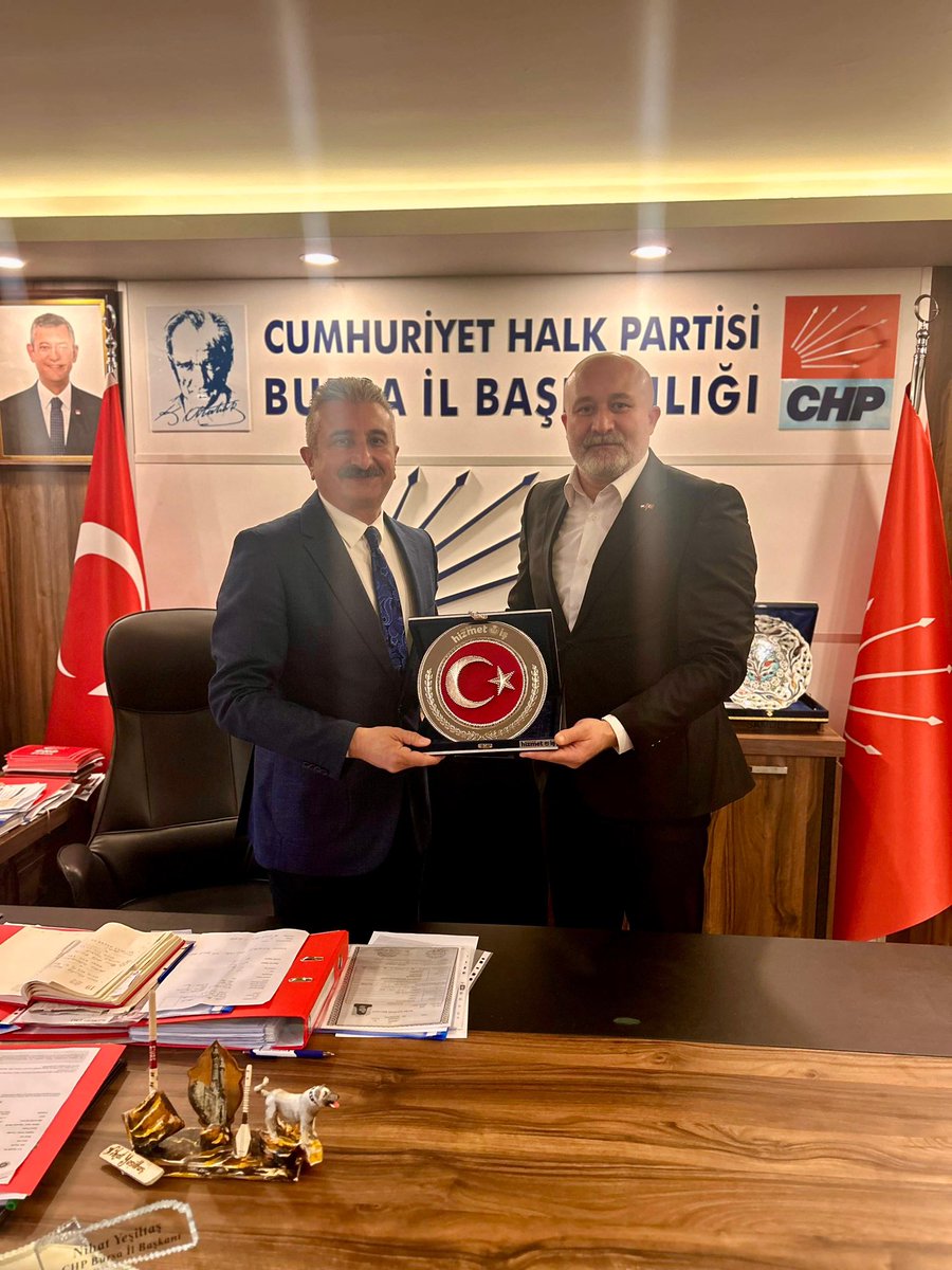 hizmetisbursa2's tweet photo. Şube Başkanımız Sayın Talat Bayhan ve Yönetim Kurulu Üyelerimiz, CHP Bursa İl Başkanı Sayın Nihat YEŞİLTAŞ’ı makamında ziyaret etti.Sayın Nihat YEŞİLTAŞ’a göstermiş olduğu misafirperverlik için teşekkür ederiz. https://t.co/huzTInd0dT