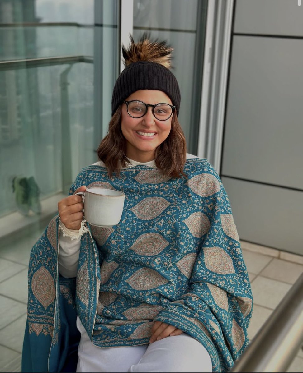 PashmIndia's tweet photo. Wrapped in resilience and grace, this hand-embroidered Pashmina shawl isn’t just a piece of fabric—it’s a symbol of strength, comfort, and beauty in the face of life’s toughest battles. #EmpoweredInElegance #PashminaPerfection https://t.co/UUuPghQkkw