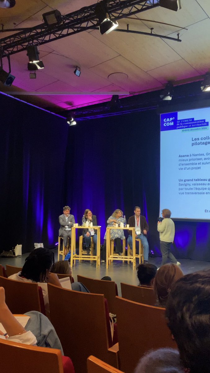 cap_com's tweet photo. @AssaelAdary, Mélanie Guet, Baptiste Monnot et Laurence Perez échangent actuellement sur la place du service Communication dans les collectivités, dans le cadre d'un débat dédié à la communication interne.
#capcom24 #cominterne #compublique https://t.co/g9wi92f4Qy