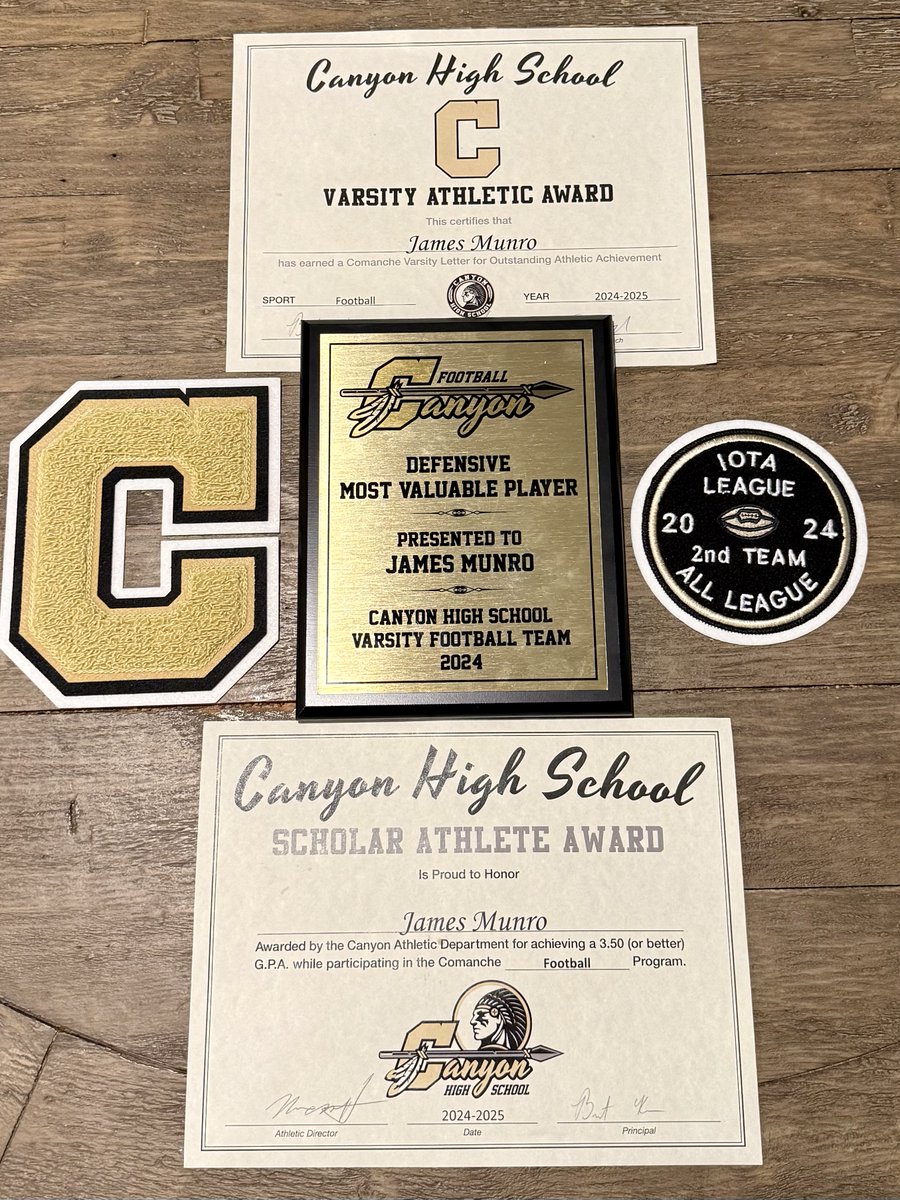 cory_munro5's tweet photo. Proud of this kid @JamesMunro_K9 - Defensive MVP and 2nd Team All League - Great Team and Coaches! https://t.co/XSrVOu6EF8