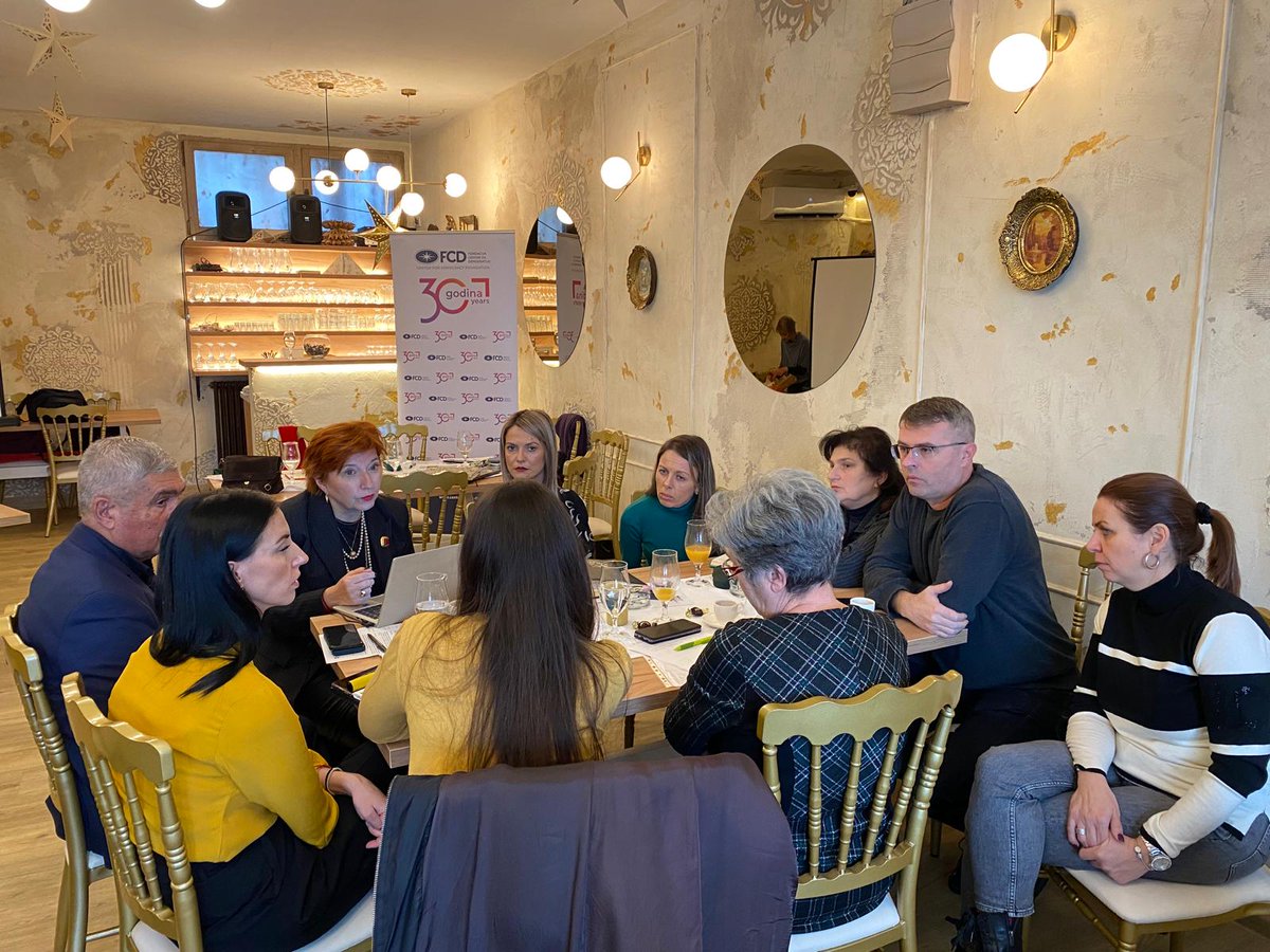 CentarOnline's tweet image. ♻️ U Valjevu sa predstavnicima gradova i opština - jačanje kapaciteta za podršku i unapređenje životnih uslova neformalnih sakupljača otpada

🇺🇳🇨🇭🇷🇸 Zajednički UN program „PRO - Lokalno upravljanje za ljude i prirodu“, uz podršku Vlade Švajcarske #programpro #socijalnaprava