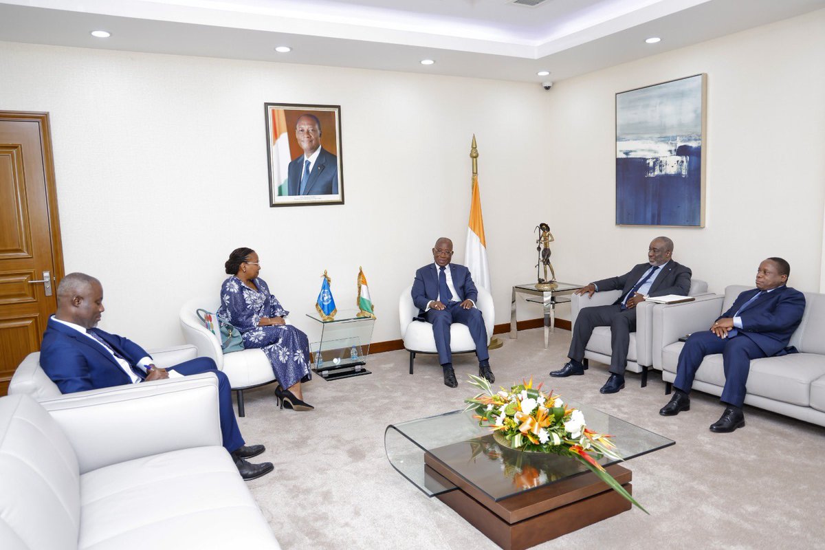 ONU_CIV's tweet image. Mme N&apos;Garnim-Ganga, nouvelle Coordonnatrice résidente de l&apos;@ONU_CIV, a présenté la copie figurée de ses lettres de créance au Ministre des Affaires Etrangères, @KacouAdomLeon. 
Elle a réaffirmé l’engagement des Nations Unies à soutenir la réalisation des #ODD en Côte d&apos;Ivoire.