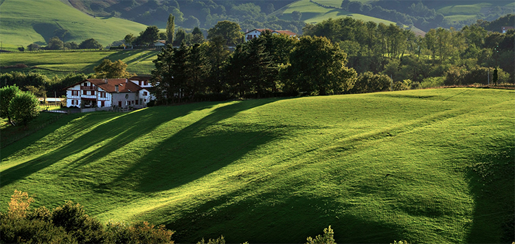 ➡️Relever les défis du vieillissement dans les zones rurales grâce au projet #transislab
➡️Eusko Ikaskuntza s'engage à trouver des solutions réelles et pratiques pour promouvoir le bien-être des personnes âgées fragiles et renforcer les communautés rurales.

ℹ️