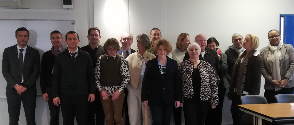 Journée studieuse et conviviale pour la réunion annuelle des responsables académiques de l'AFAE au Lycée Pierre-Gilles de Gennes / ENCPB (Paris 13e).
Merci à elles et eux pour leur investissement pour faire vivre l'association!