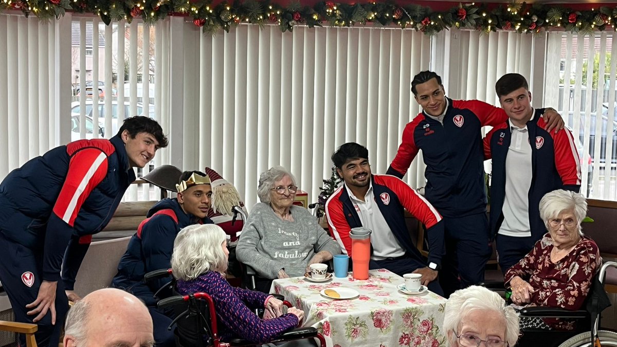 St.Helens R.F.C. (@saints1890) on Twitter photo With the holidays upon us, our squad used their day off to connect with the community, and bring some cheer to our local care home residents ๐๐
#COYS | <a href="/CommunitySaints/">Saints Community Development Foundation</a> With the holidays upon us, our squad used their day off to connect with the community, and bring some cheer to our local care home residents ๐๐
#COYS | <a href="/CommunitySaints/">Saints Community Development Foundation</a>