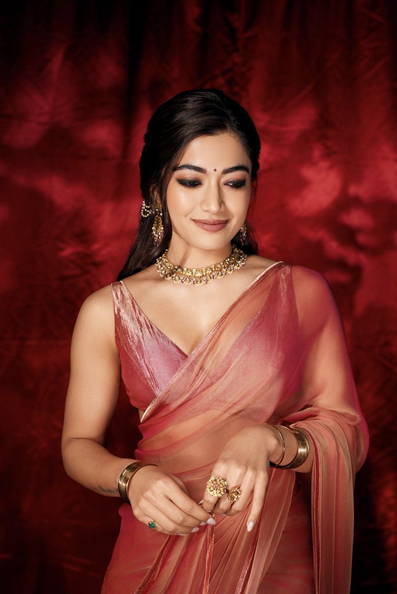 iamRashmika's tweet photo. You guys were asking me to post this lewk and here it is! 🩷🌸🐒

Thankyou .. THANK YOU for all your love for Pushpa and Srivalli guys! 🩷🌸

If you guys have watched I hope you’ll enjoyed it and do watch it again.. 🐒🩷 if you haven’t please go watch it 🙈🩷
Mwah! Loads of love my loves 🩷