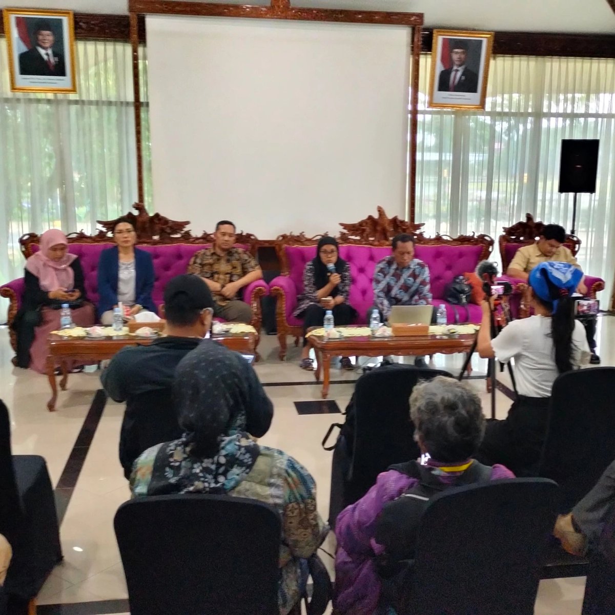 Konferensi Pers  Koalisi Masyarakat untuk Air dan Sanitasi Berkeadilan &amp; Inklusif, serangkaian Rembuk Nasional Perempuan Pesisir.
TMII, Jakarta, 11 Desember 2024