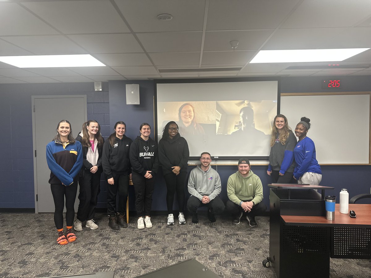 Buffalo_AT's tweet photo. The 2nd years finished their last didactic class earlier this week. Two years fly by! #UBuffalo #UBSPHHP #LastClass https://t.co/TGxo9AMxNl