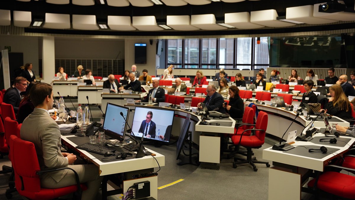 EESC_President's tweet photo. Honored to chair today’s Liaison Group meeting 🤝, working with civil society to shape our shared 2025 agenda 📅.
Together, we strengthen democracy and inclusivity across Europe🇪🇺 https://t.co/t0uqG94ADv
