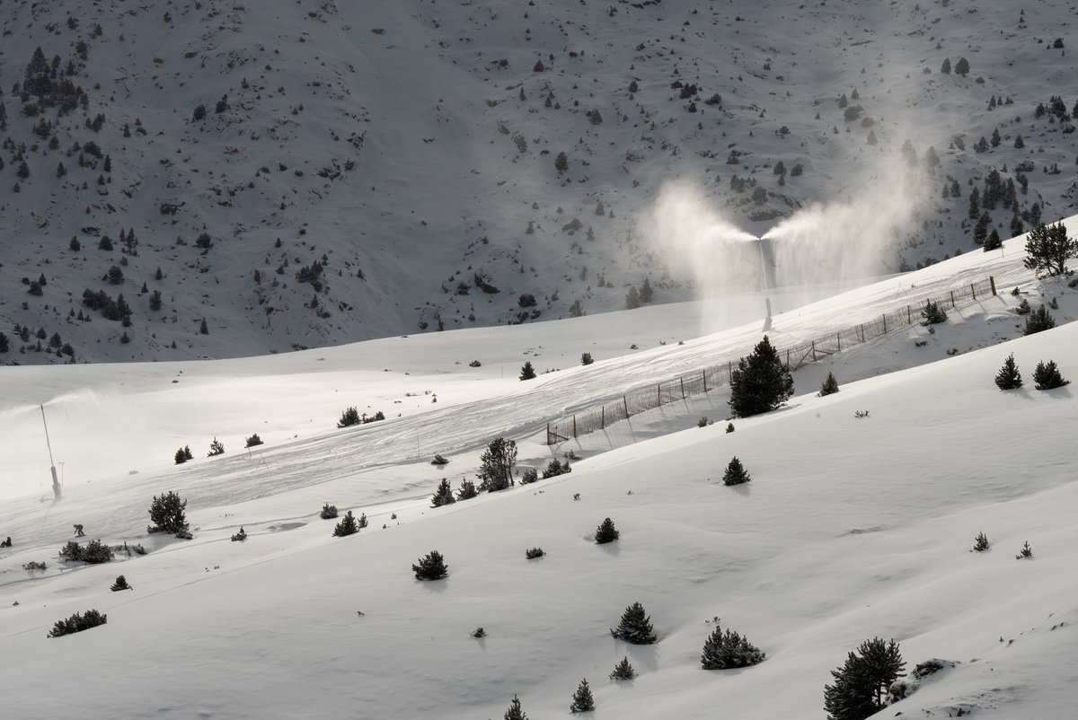 Grandvalira: 132 km esquiables i tots els sectors connectats!
Aquest cap de setmana, 132 km de pistes obertes i gruixos de neu de fins a 100 cm. Esquí, motos de neu, múixing, raquetes i gastronomia amb Nandu Jubany. 
Llegeix la notícia completa 👉 grandvalira.com/ca/estacio/not…