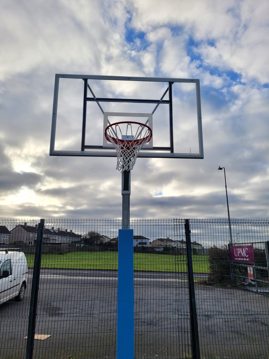 Another basket installed for Limerick Sports Partnership in Moyross Community Hub🏀🏀🏀
Visit shop.omwsupplies.ie or email omwsupplies@gmail.com for free quote!!!
#omwsupplies #basketball #bball #bballirl