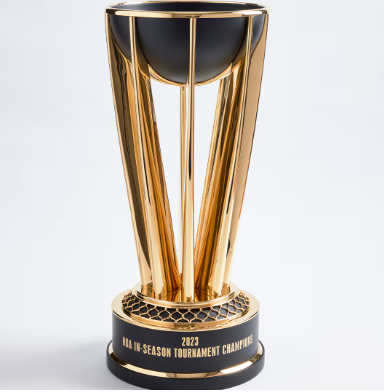 TempsNBA's tweet photo. 🏀✨ Descobreix tot sobre l'emocionant NBA CUP 2024! 🏆 Entén com funciona aquest nou torneig i què està en joc per als equips. 🔥 No et perdis cap detall al nostre article: 
https://t.co/KUEyvBIbt0👈
#NBACup #TempsDeNBA https://t.co/YKXGsHC8V6