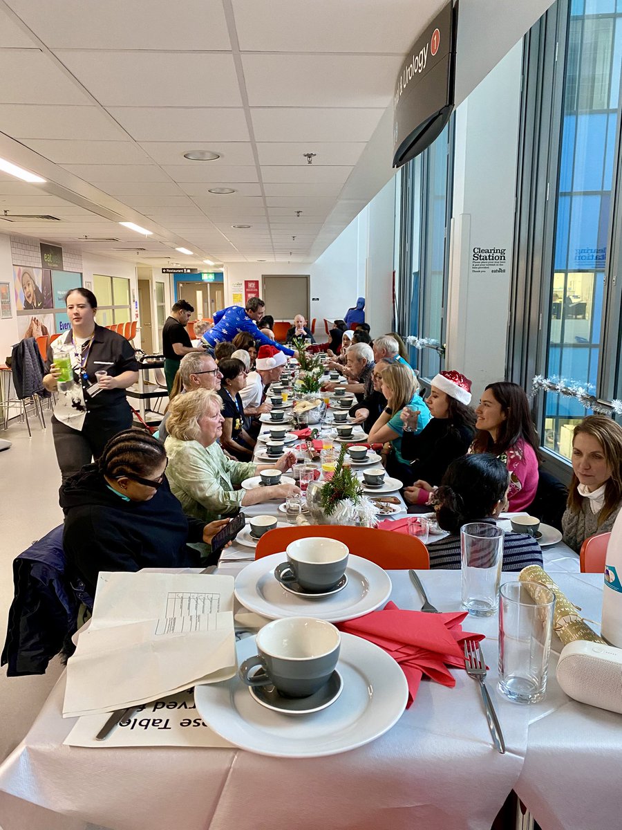 Thanks to all of our fantastic <a href="/NHSBartsHealth/">Barts Health</a> #Volunteers -popped in to the Royal London &amp; St Bart’s volunteer Xmas 🎄 Lunch today - with acting Trust Chair Adam and <a href="/CAlexanderNHS/">Caroline Alexander</a> <a href="/AndrewHines3/">Andrew Hines</a>