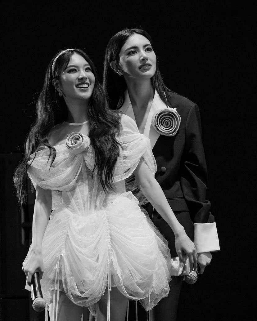ก็เป็นตุวจิ๋วของพี่เขามาตลอด สมกับคำว่าไม่เปลี่ยนเลย

—  #ใหม่เฟิร์น​ #davikah #fernynop