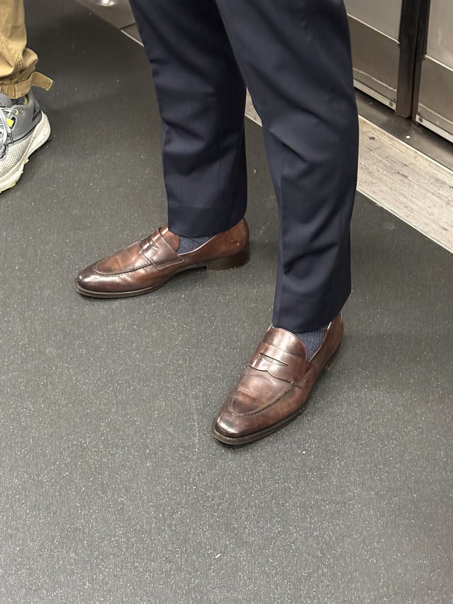 suitsockshoes's tweet photo. 冇乜特別，得閒映下！ https://t.co/UFyPaueoBk