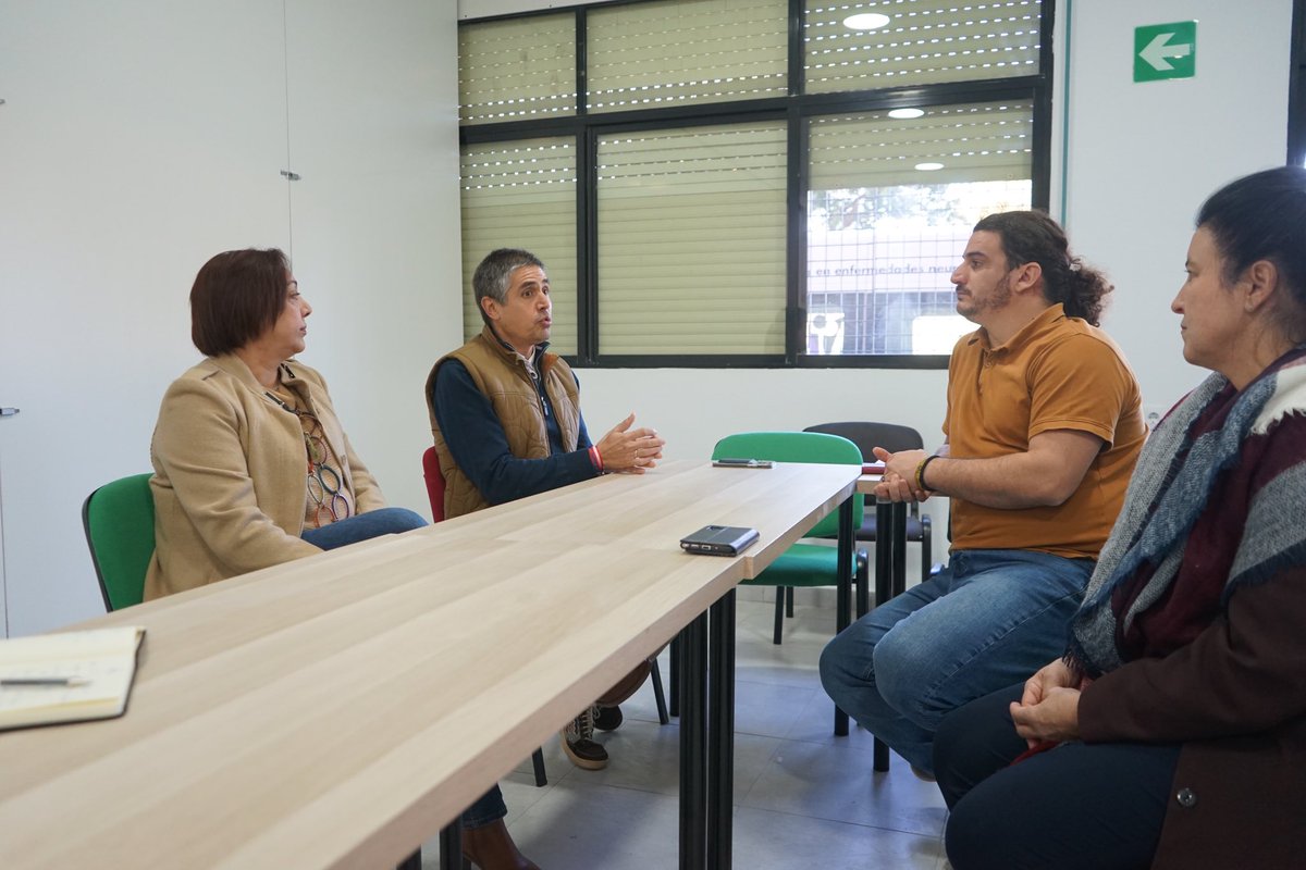 🤝 Visito junto con mi compañera <a href="/Chiru_Cartagena/">Mercedes Chiru Graña</a> las instalaciones de <a href="/AFALEVANTE/">AFA Levante</a> en la Nueva Cartagena, mostrándoles nuestro apoyo a su labor.

3️⃣0️⃣ años dando apoyo a los familiares y cuidadores de personas con alzhéimer y otras demencias neurodegenerativas 🧠