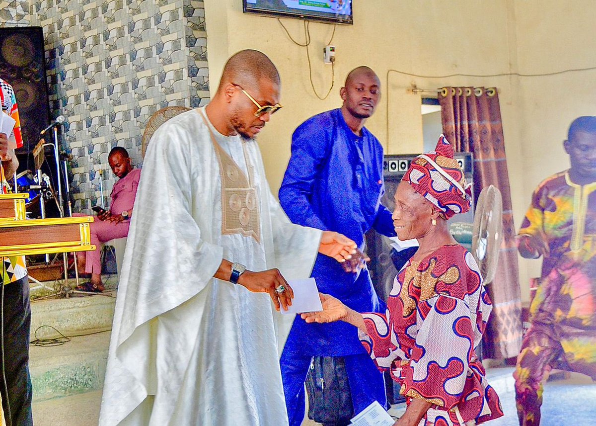 ShinaPeller's tweet photo. #Ayedero #JFOLegacy #EmpoweringWidows #RememberingTheDead #KindnessMatters. https://t.co/V2snex13xC