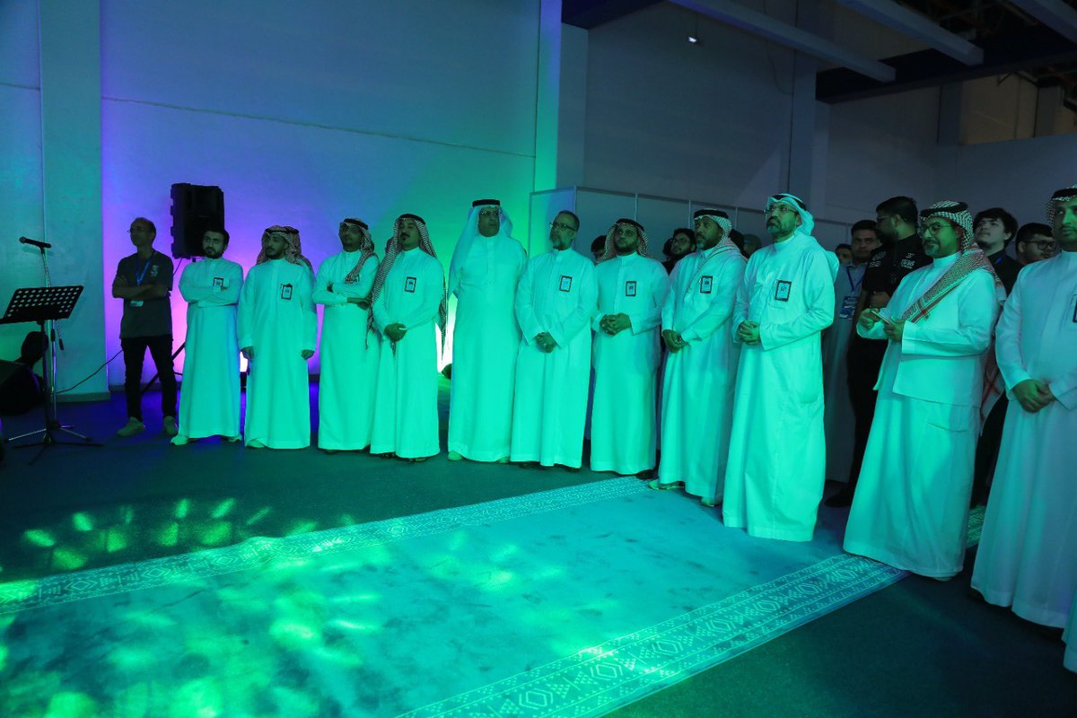 JeddahChamber's tweet photo. في انتظار الإعلان الرسمي عن الدولة المستضيفة لكأس العالم 2034 في #مركز_جدة_للمعارض_والفعاليات ضمن فعالية #غرفة_جدة 

#ترشح_السعودية2034
#معنا_ننمو https://t.co/wBcVzpMmXq