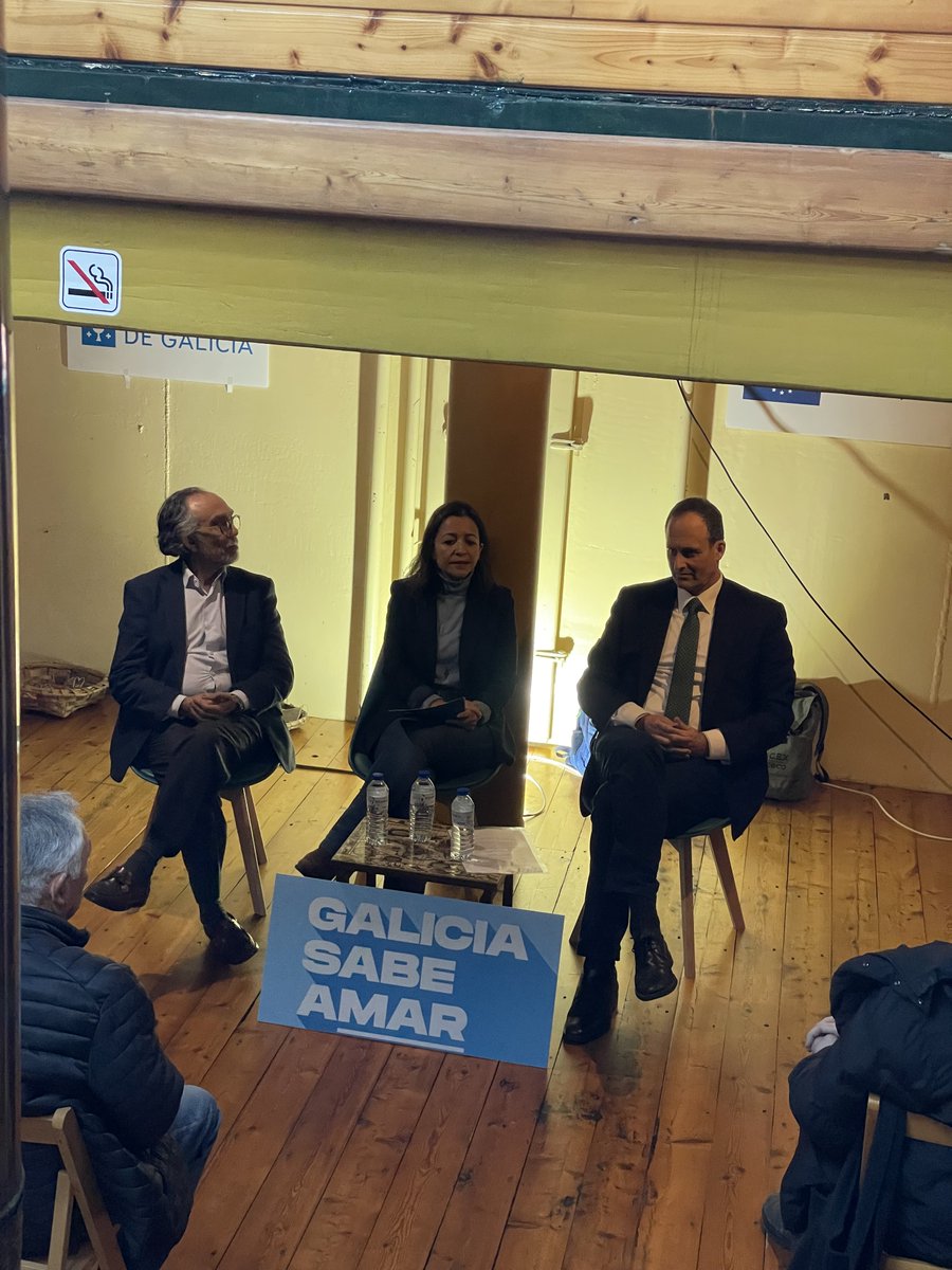 Esta mañá celebrouse a I Xornada de protección do patrimonio marítimo a bordo do Hidria Segundo. 

Ramón Collazo <a href="/Agalcari_asoc/">Agalcari</a> | Víctor Fernández <a href="/culturmar/">Culturmar</a>  | Fran del Buey Fundación Terrum |Óscar Fuertes <a href="/UDC_gal/">Universidade da Coruña</a> | <a href="/MarXunta/">Consellería do Mar</a> | <a href="/PuertoDeVigo/">Puerto de Vigo</a>