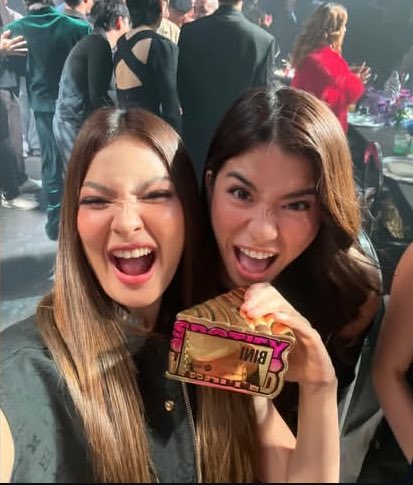 colaiahgallery's tweet image. OMG COLAIAH SELFIE THANK YOU LORD😭🫶🏻