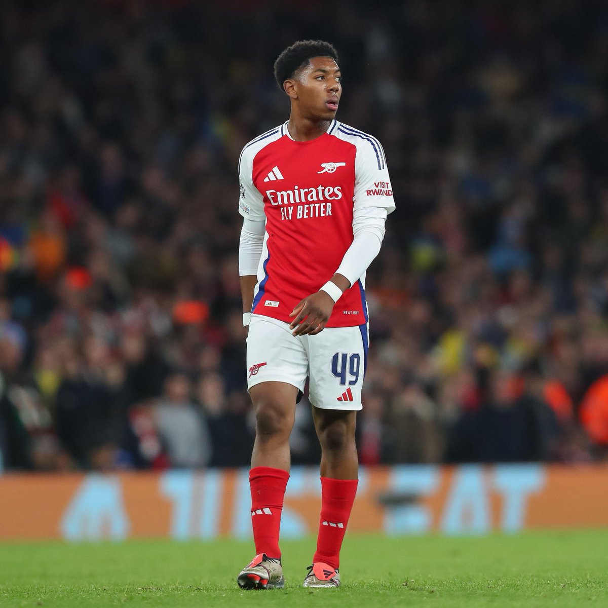 Squawka_Live's tweet photo. Myles Lewis-Skelly's first half by numbers vs. Monaco:

38/40 passes completed 
4 final third entries 
3/5 duels won 
2/2 take-ons completed
1 foul won 
1 ball recovery 

Played a key role in the opening goal. 🔑

#UCL https://t.co/aqCjfe0dKV
