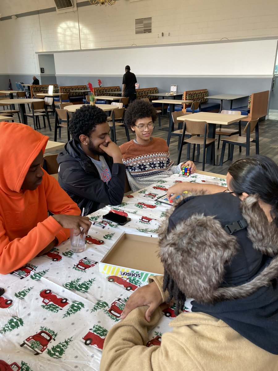 delstatedining tweet media