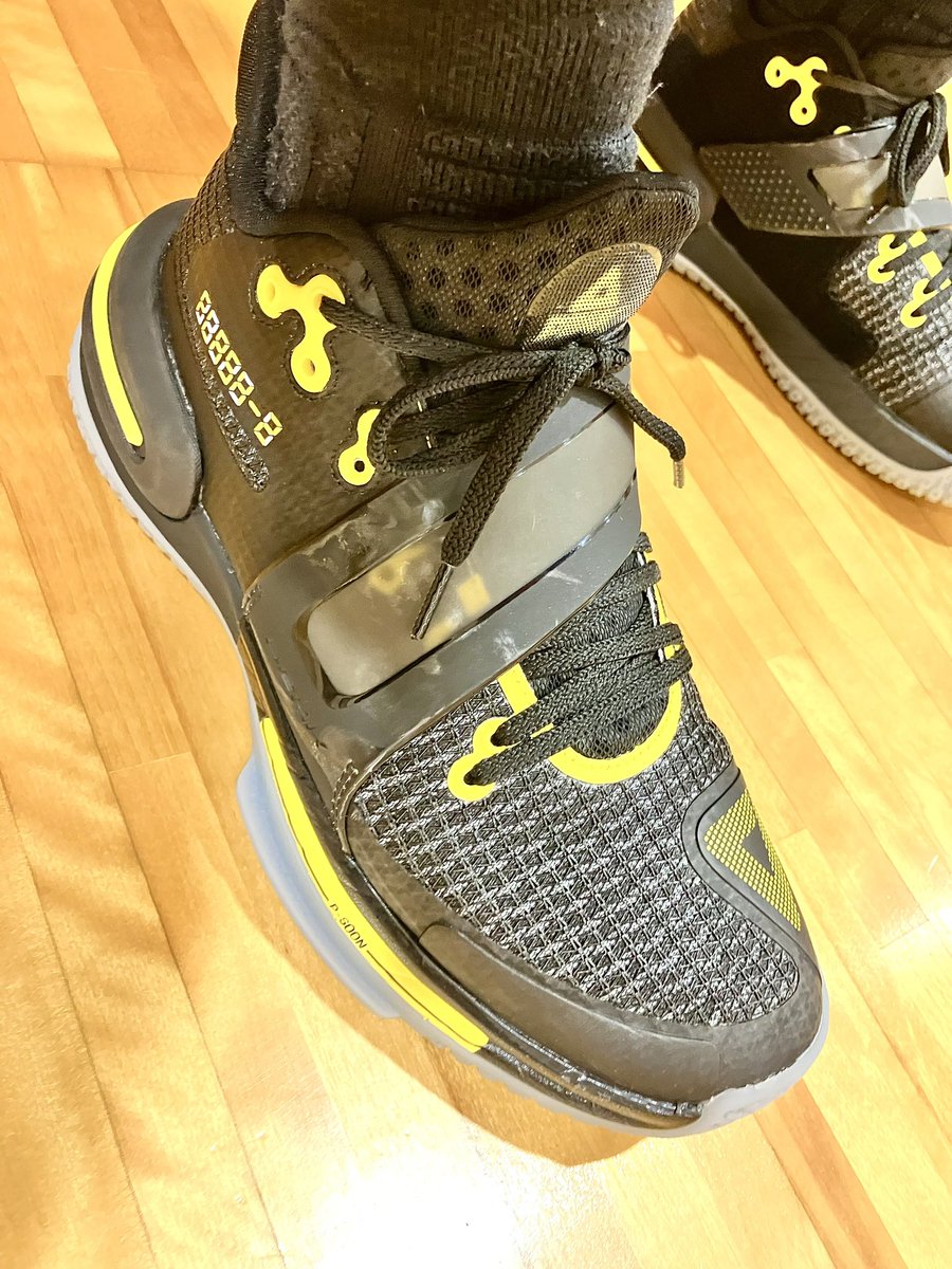 OhtakiM's tweet photo. 火曜🏀

PEAK FLASH 2.0,スジオカボード,SUPERfeet緑,靴下2枚履き

寒さ対策として、ロンT2枚着て練習イン！
flash2.0は毎回思うが、反発が凄い‼️
シュートがその分延びる！

今日も若手集まってくれて、5対5できた！
パスムーブがスムーズで自チーム攻めやすかった✨

#スジオカボード
#flash2
#PEAK https://t.co/5MjtybB60Q