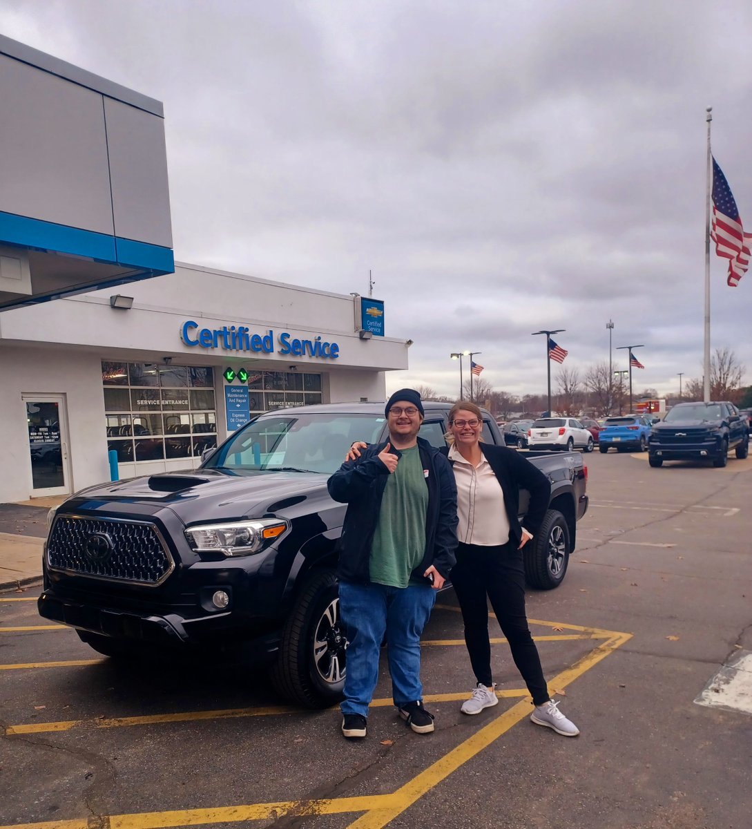 Big Congrats to Cameron Samulski! 🎉

Cameron just upgraded to a 2018 Toyota Tacoma from Gates Chevy World! 🚙💪 Thank you for choosing us for your new ride, Cameron. Welcome to the Gates family!