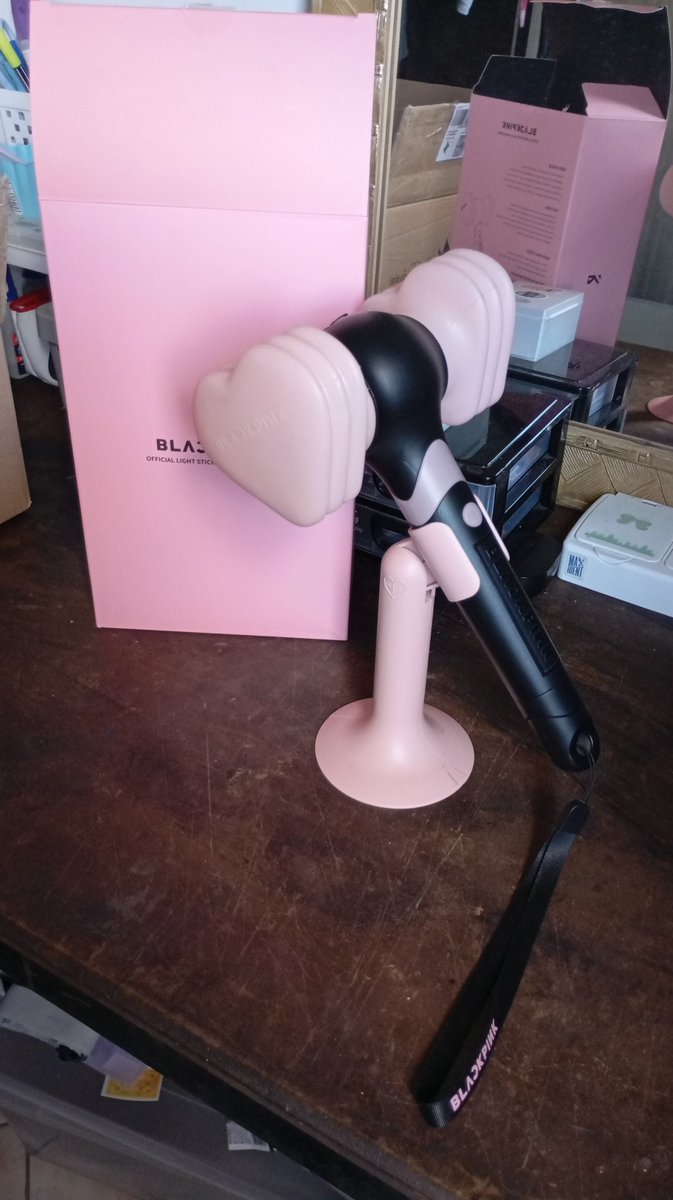 hanjicptor's tweet photo. feedback mais que positivo para a querida @giuh_ly que me vendeu a lightstick ver2 do blackpink 😞🩷 ela foi super atenciosa em todo o processo, sempre me atualizando sobre tudo, uma querida de verdade!

obrigada giu🥹💗💗💗 https://t.co/0SnPc7qHGZ