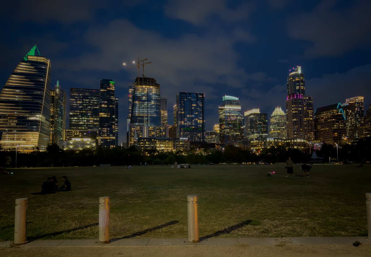 carlitos1202's tweet photo. Austin me encantas #texas #austin #travel https://t.co/ehzwTaaKeN