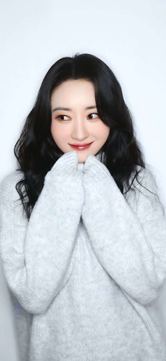 deukaemobile's tweet photo. #SUA — my christmas sweet love   

#드림캐쳐 #Dreamcatcher #수아 #My_Christmas_Sweet_Love https://t.co/F6kPOXTsHm