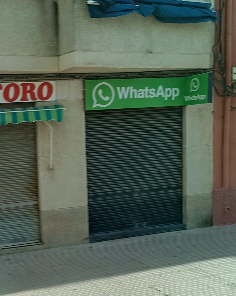 forerolas's tweet photo. amor cerraron whatsapp hablamos en enero https://t.co/Ud8H3ouwl8