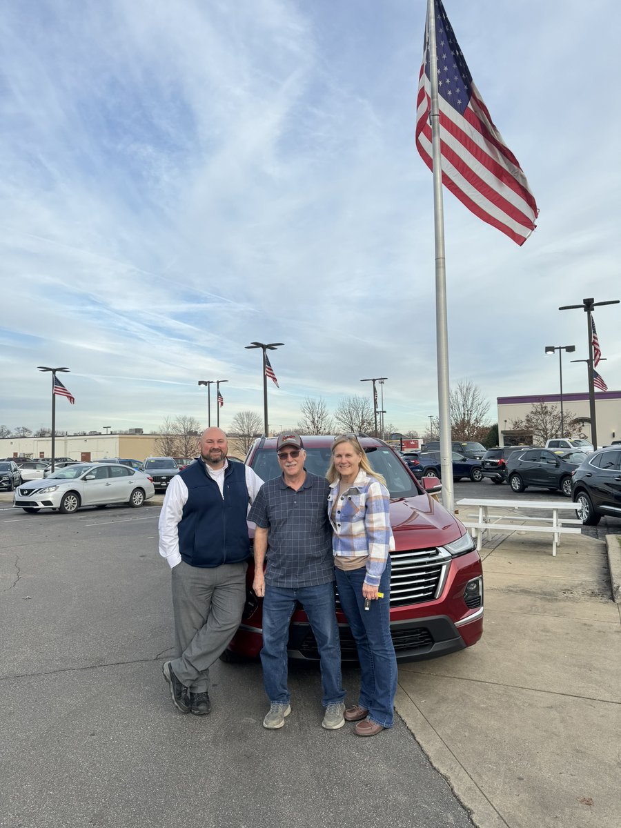 A Big Shoutout to Mike McConnachie! 💥

Mike is hitting the road with in his 2023 Chevy Traverse Premier from Gates Chevy World, thanks to Salesman Tony Miller! 🚘🔥

Thank you for letting us be part of your car-buying journey, Mike. Welcome to the Gates family!