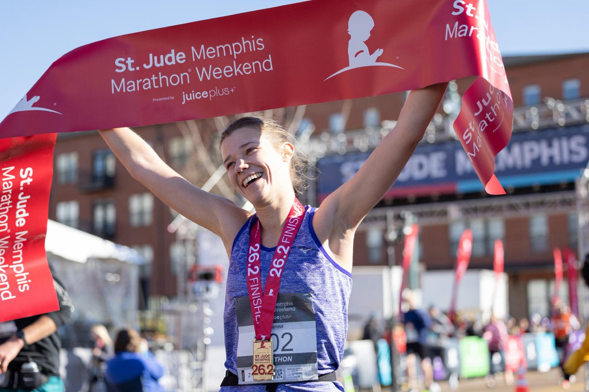 FromCBU's tweet image. 🎉Huge congrats to CBU alumna, Johanna Wistokat, for winning the St. Jude Memphis Marathon! 🏅With a remarkable finishing time of 2:54:45, she not only showcased her remarkable talent but also contributed to an amazing cause.
📷: ALSAC Photography #GoBucs #RunningForACause