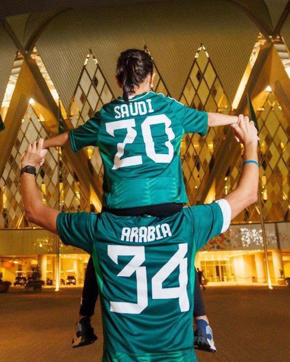 aeuon121's tweet photo. كلنا فخر بوطننا …..🇸🇦وأهلاً بالعالم في المملكة العربية السعودية 
#معاً_ ننمو 
#أهلًا_ بالعالم
#كاس_العالم_في_السعودية 
#WelcomeToSaudi34 https://t.co/E3n2oFmZWp