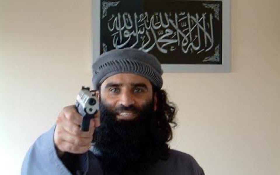 11.Levililer 20:27
“Bir adam ya da kadın cinci ya da falcı olursa kesinlikle öldürülmelidir; taşlanarak öldürüleceklerdir. Kanları kendi üzerlerindedir.”