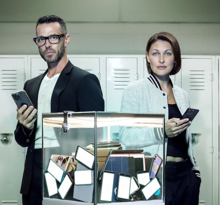 CauseCommsuk's tweet photo. Anyone watching #Swiped on @Channel4 looking for answers, check out @OnSideYZ’s Generation Isolation Report to see what 5,000 young people said would get them off their smartphones. https://t.co/1MllalWncj https://t.co/nbTHi0XkoS