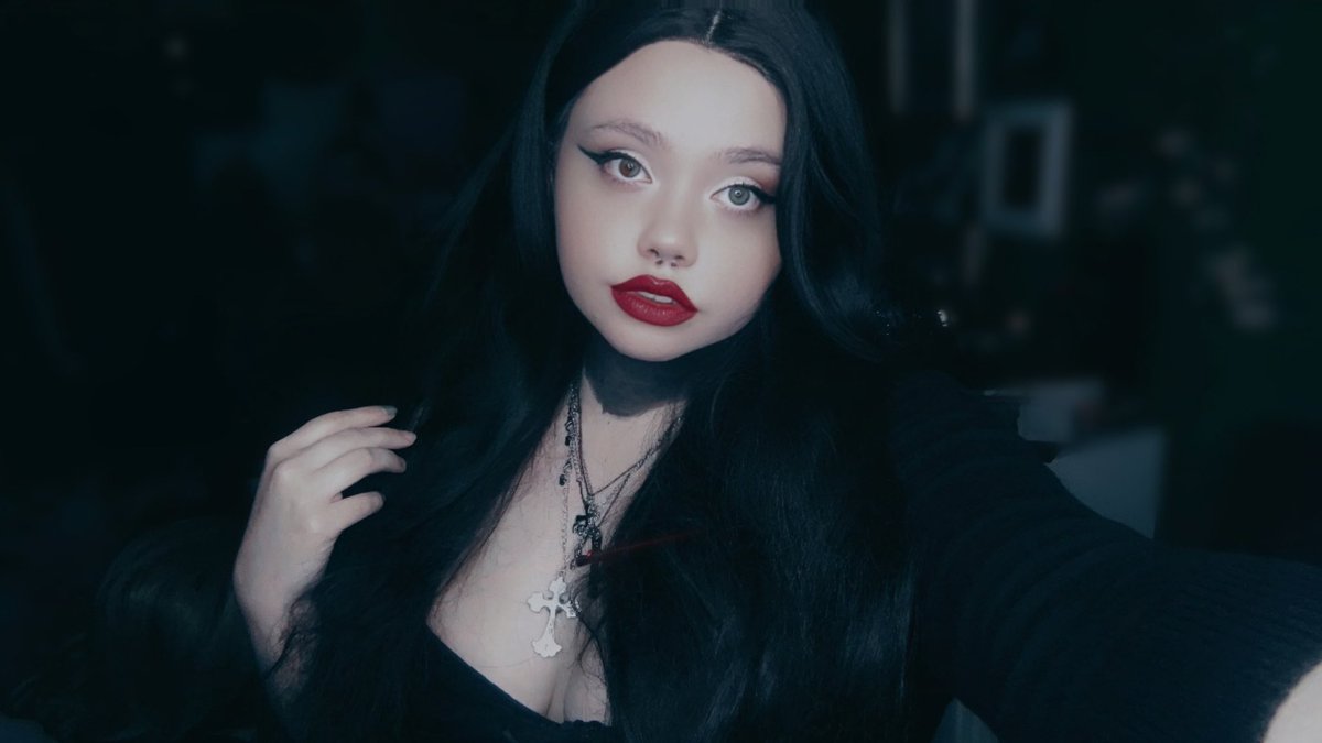 jiangshibunnie's tweet photo. Anyone order a goth girl for lunch? ๐ค๐
๐ธ๏ธ๐ท๏ธ #gothmakeup #gothtwt #gothaesthetic #gothgirl #gothootd #gothfit #cosplaygirl #gothmommy #thiccgoth #gothgf #goth #gothic #gothbabe https://t.co/WhoRM96LkF