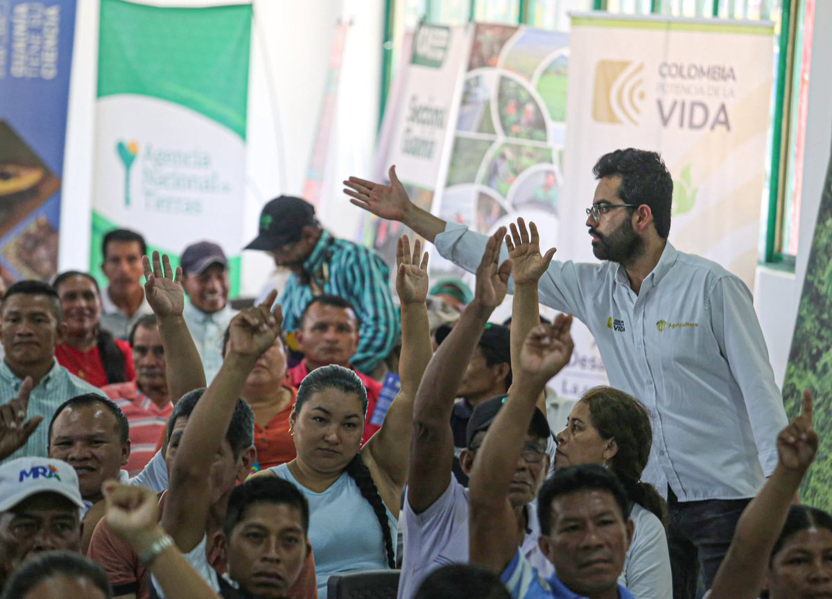 MinAgricultura's tweet photo. 🧵Durante esta jornada, constituimos el Comité Departamental de #ReformaAgraria 🌾mediante un ejercicio democrático y transparente en el que participaron más de 150 campesinas y campesinos,👩🏾‍🌾👨🏽‍🌾junto con representantes de entidades del #GobiernoDelCambio, 🇨🇴autoridades regionales y locales. ¡La #ReformaAgraria es la #RevoluciónPorLaVida junto a jóvenes, mujeres rurales, el campesinado y los pueblos étnicos! ✊🏾