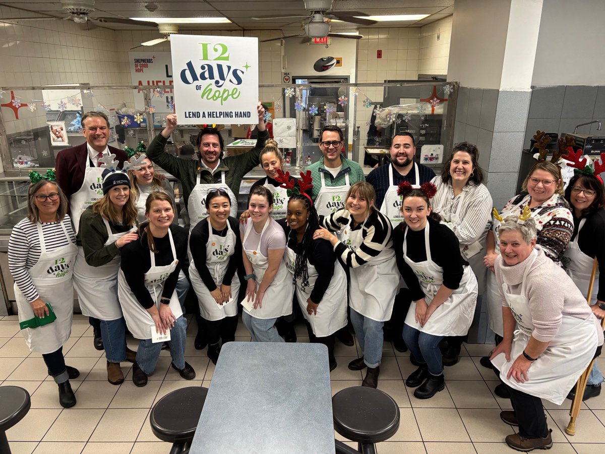 sghottawa's tweet photo. Thanks to Earnscliffe Strategies for volunteering in our community kitchen today for our #12DaysofHope! The team joined us in 2 groups with a total of 17 volunteers!
Support Earnscliffe Strategies in providing even more meals: https://t.co/1inKHBZwBV. https://t.co/mniEC4B7xt