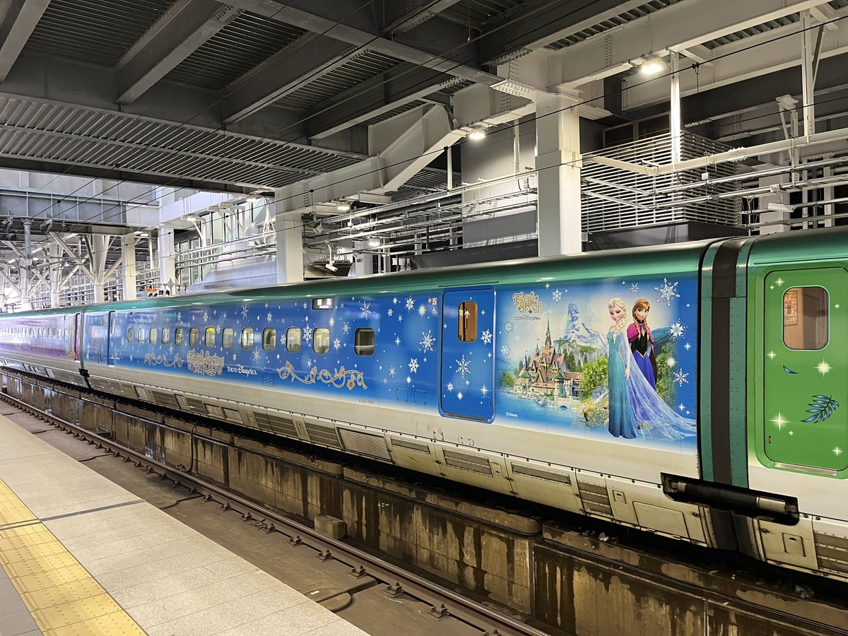 tantancam's tweet photo. お久しぶりです
北海道東北新幹線にディズニーラッピングの車両が登場しましたね https://t.co/VI2gpjWcPe