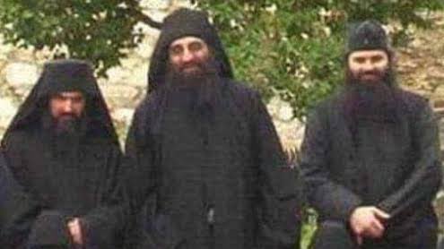 13.Tesniye 23:1
“Testisleri ezilmiş ya da erkeklik organı kesilmiş olan biri, Rabbin topluluğuna katılamaz.”